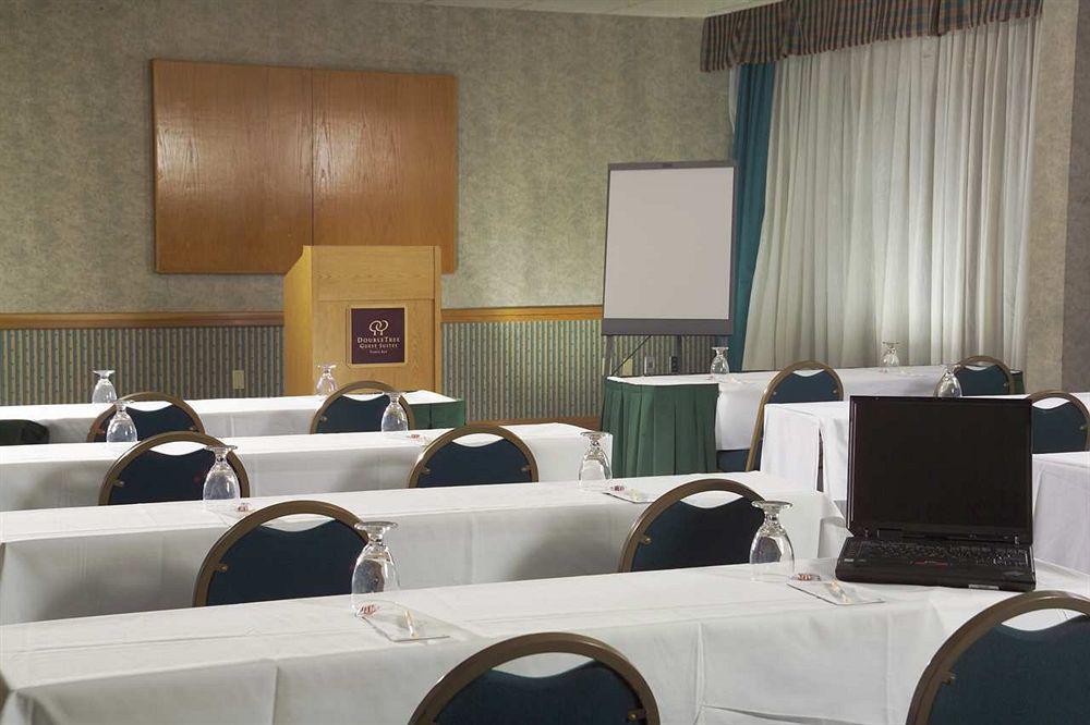 Отель Doubletree By Hilton Tampa Rocky Point Waterfront Удобства фото