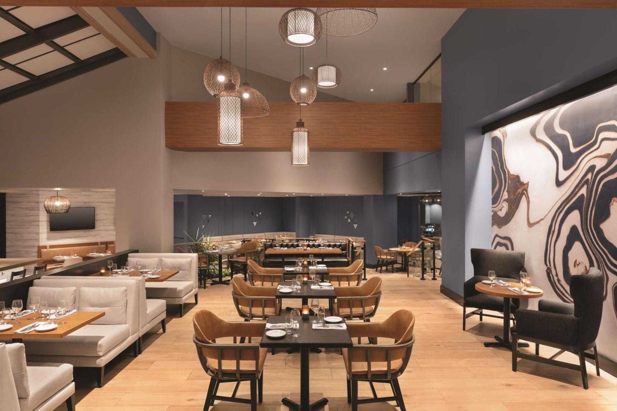Отель Doubletree By Hilton Tampa Rocky Point Waterfront Экстерьер фото