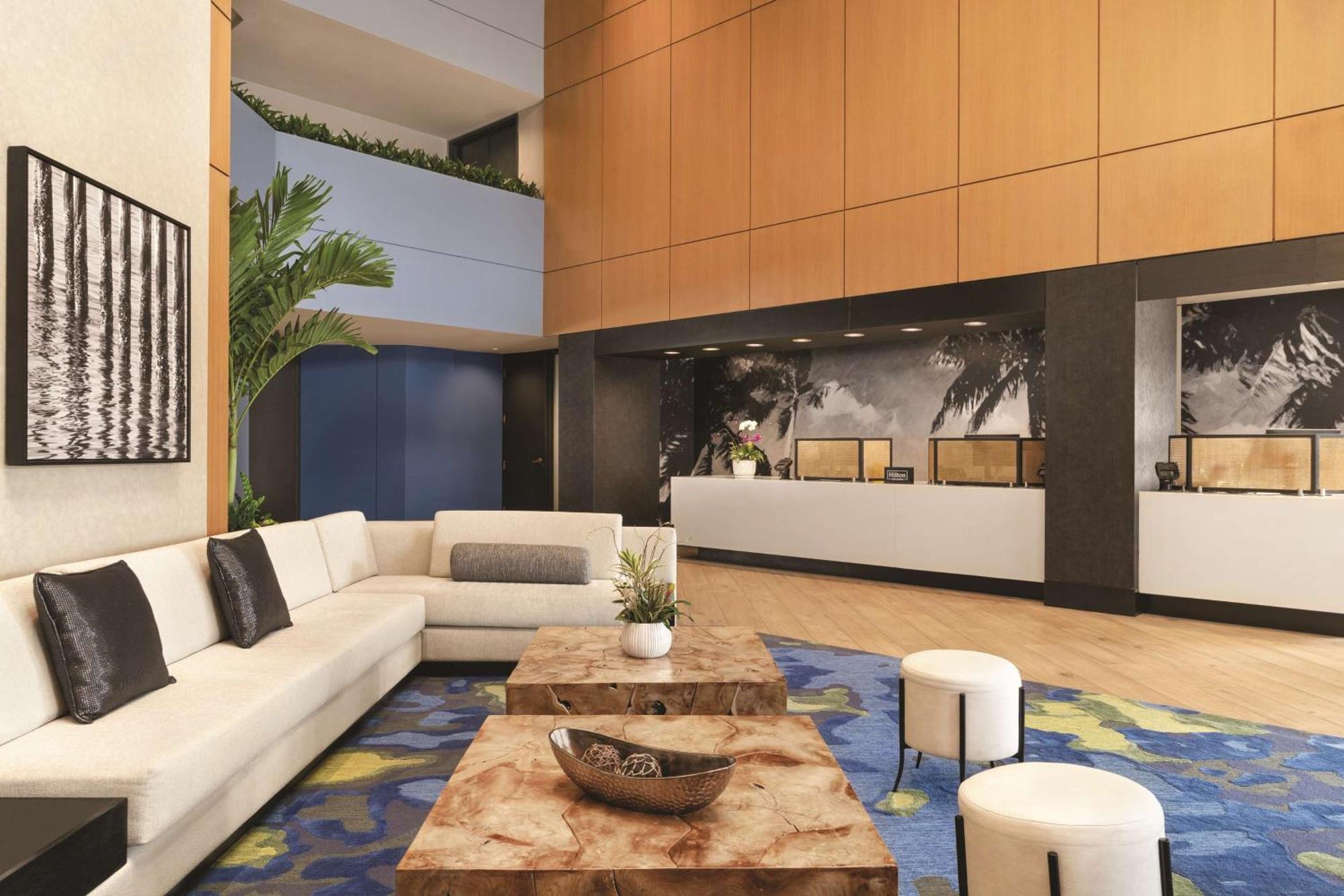 Отель Doubletree By Hilton Tampa Rocky Point Waterfront Экстерьер фото
