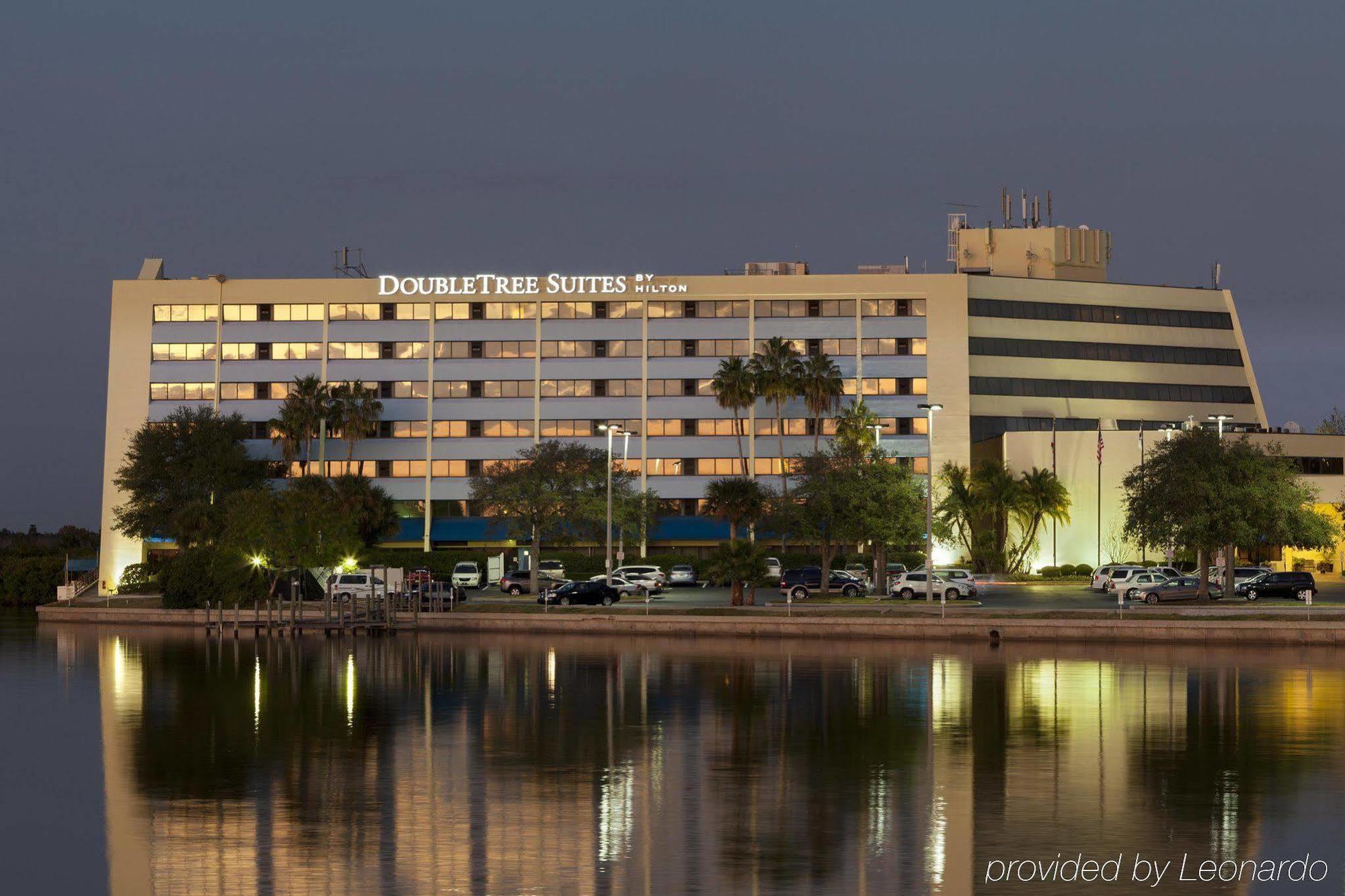 Отель Doubletree By Hilton Tampa Rocky Point Waterfront Экстерьер фото