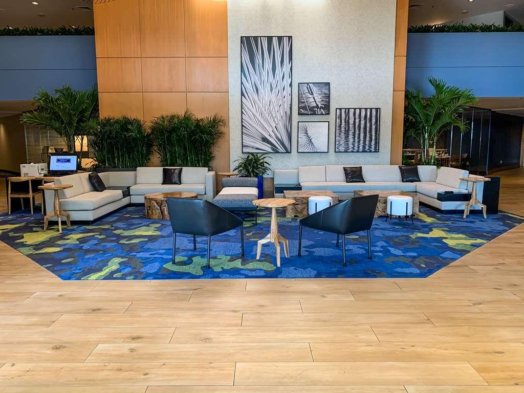 Отель Doubletree By Hilton Tampa Rocky Point Waterfront Интерьер фото